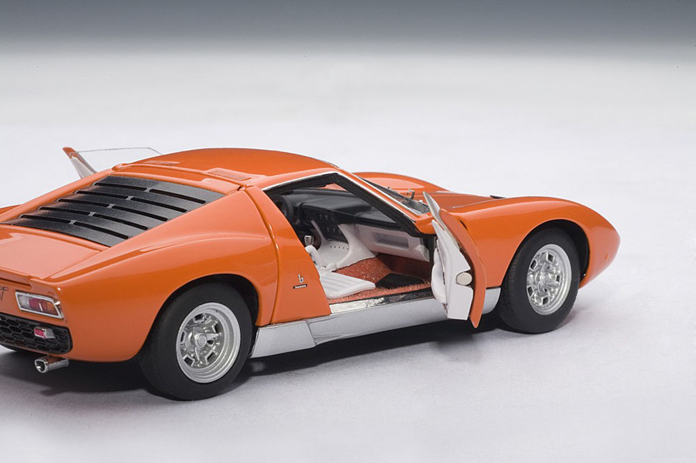Lamborghini Miura SV 1971 (With Opening) Orange.